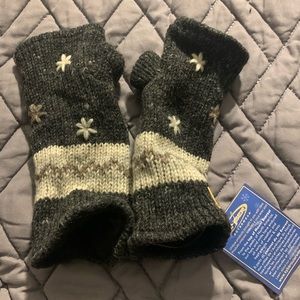 Fingerless tech gloves